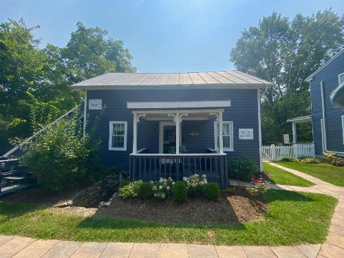 Family Farmhouse Inn image 47